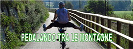 Pedalando tra le montagna