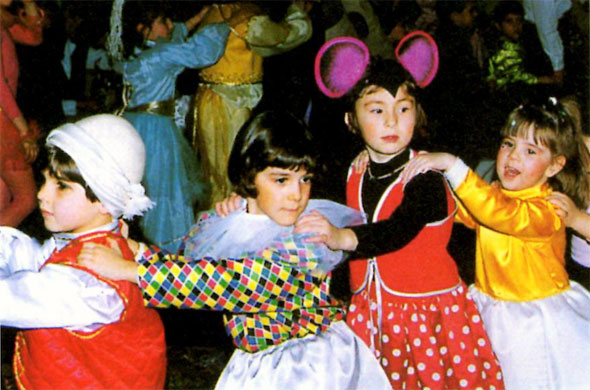 Bimbi in festa a Carnevale.