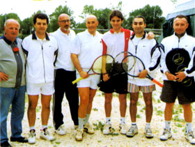 La squadra di tennis, campione regionale bancari e vincitrice del torneo interaziendale virgiliano.