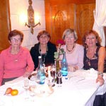 Alcuni partecipanti durante la cena degli auguri